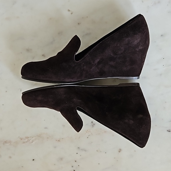 STUART WEITZMAN - silky soft rich chocolate brown suede wedge loafers - Picture 6 of 9
